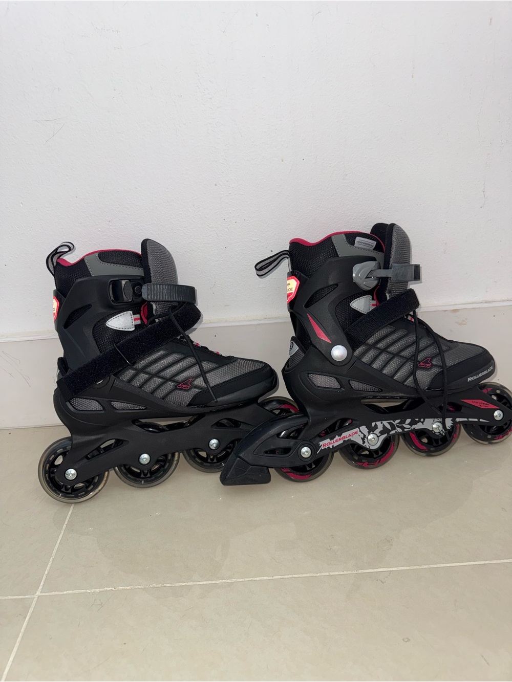Women's Inline Roller Skates - Black with Pink Accents Size 7